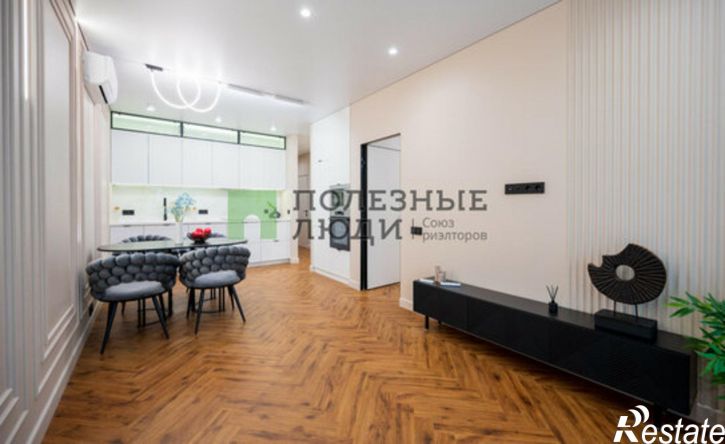 4-комн квартира ул Холмогорова, 105,  д. 105