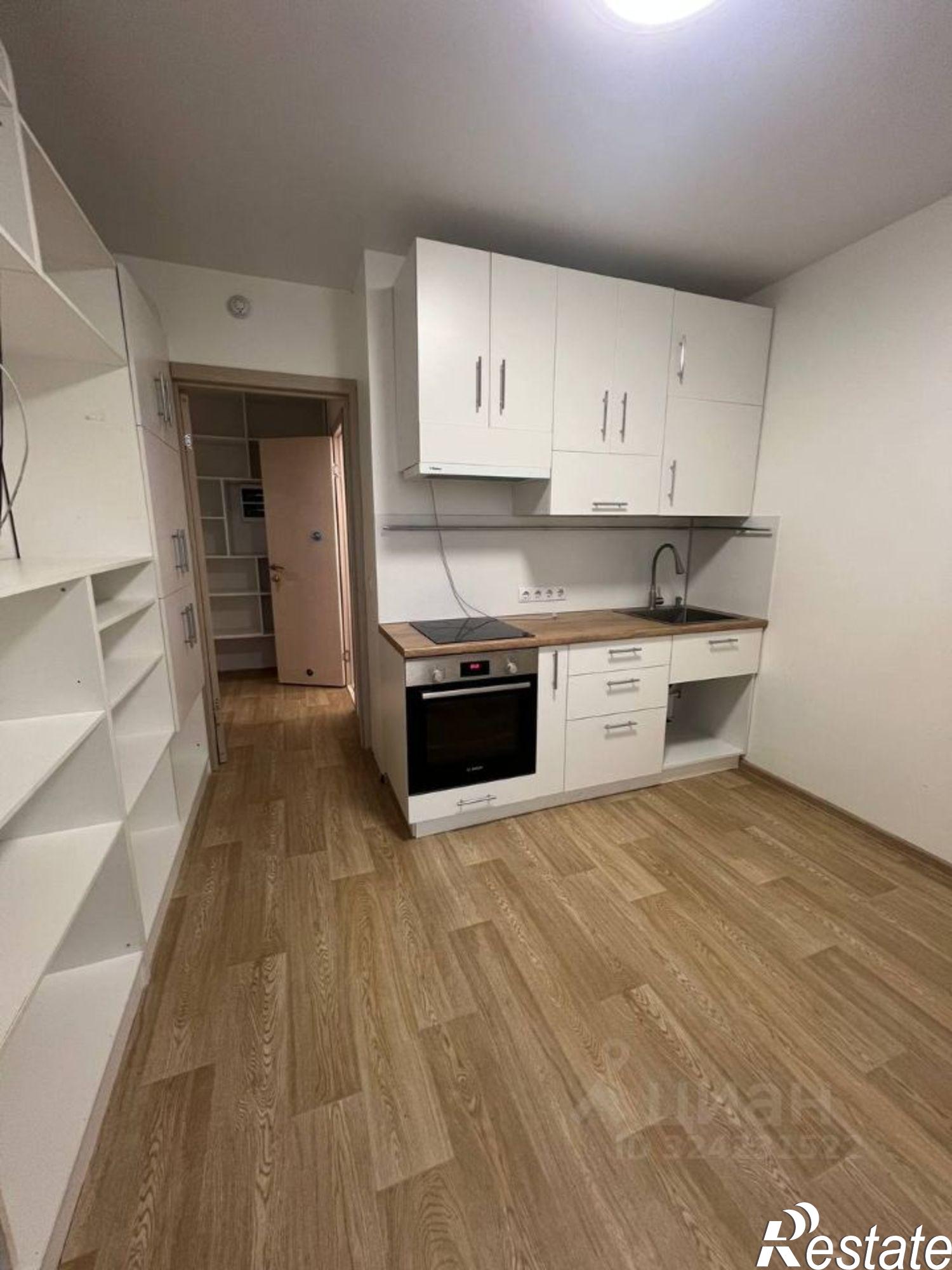 Сдать квартиру за 27 000 рублей на улица Петрова, 43 к4