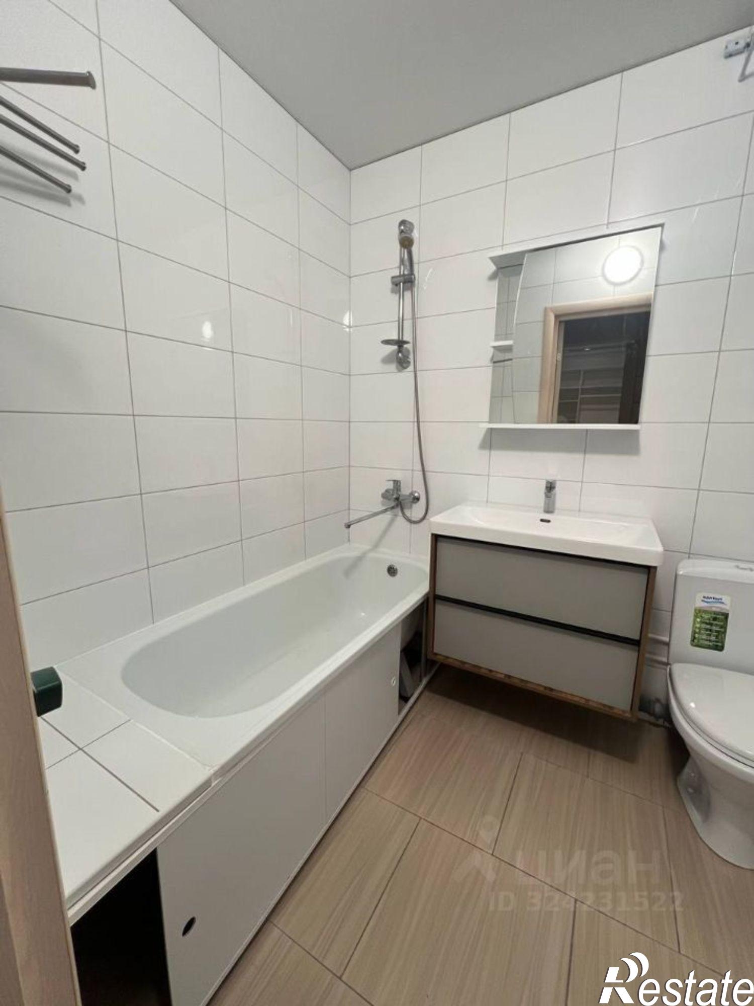 Сдать квартиру за 27 000 рублей на улица Петрова, 43 к4