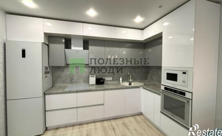 4-комн квартира пр-кт Им Конструктора Калашникова М.Т., 19,  д. 19