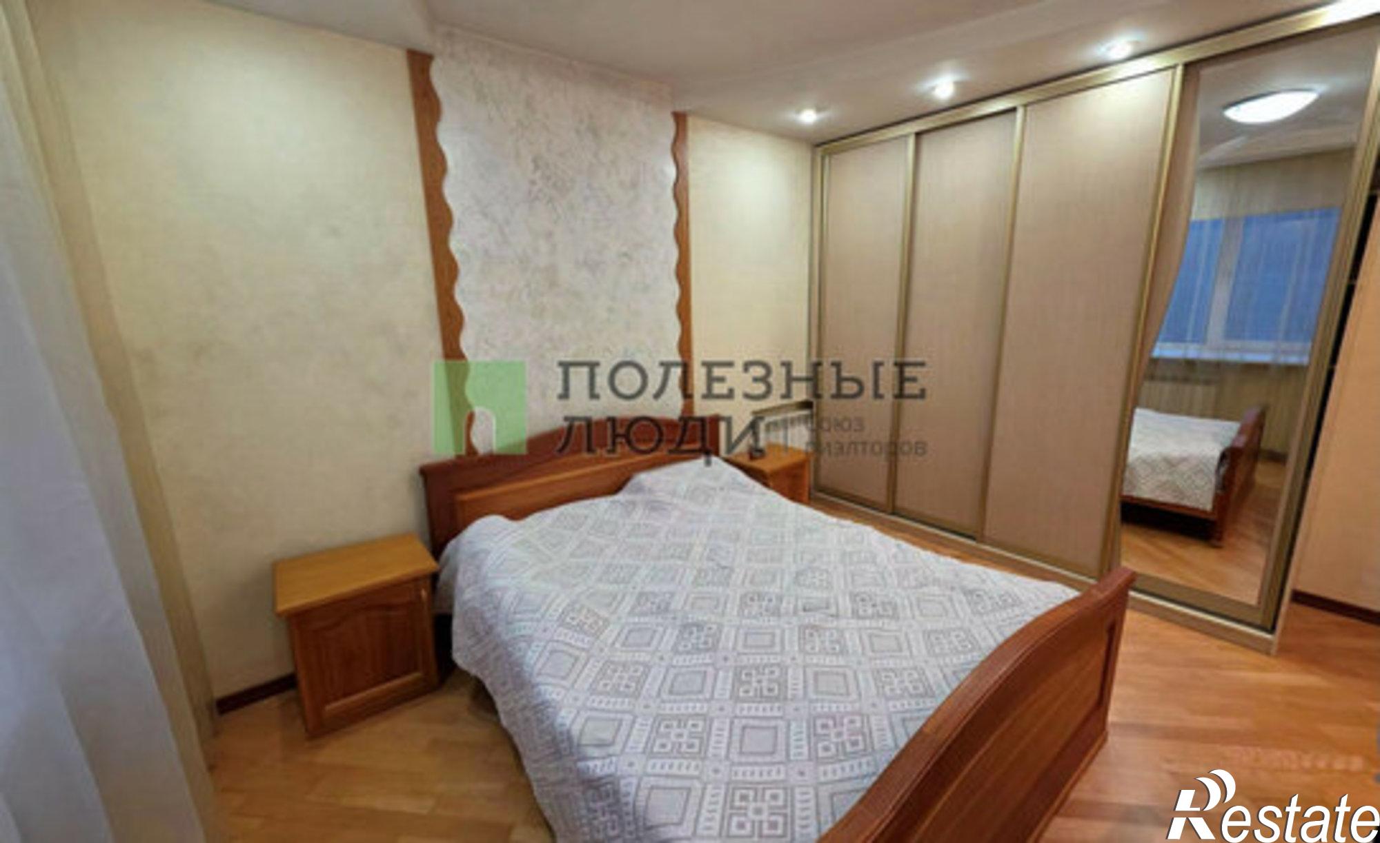 Купить квартиру за 10 500 000 рублей на пл Им 50-летия Октября, 11