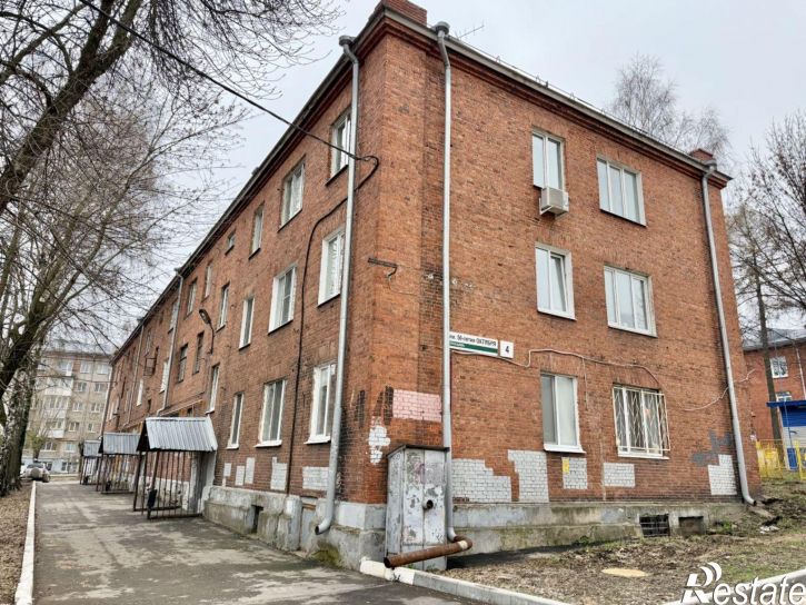 2-комн квартира пл Им 50-летия Октября, 4,  д. 4