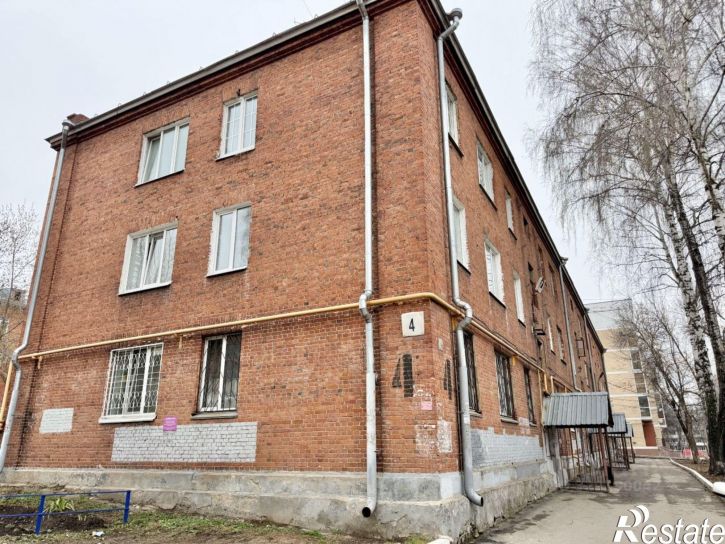 2-комн квартира пл Им 50-летия Октября, 4,  д. 4