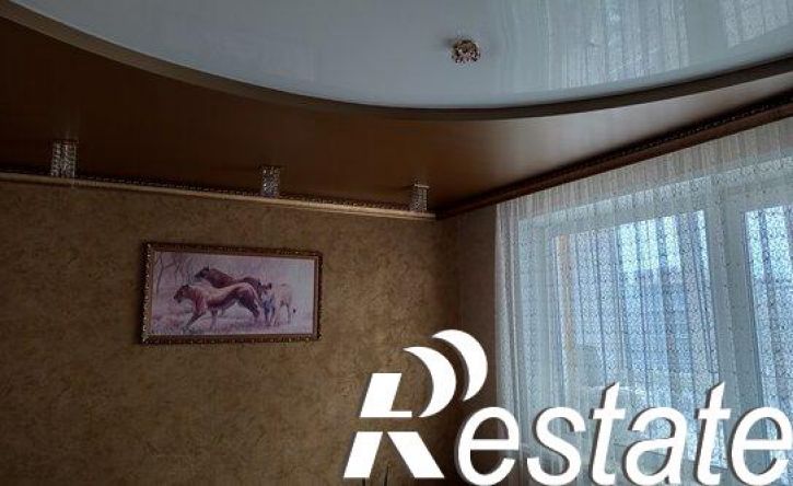 3-комн квартира улица Холмогорова, 81,  д. 81